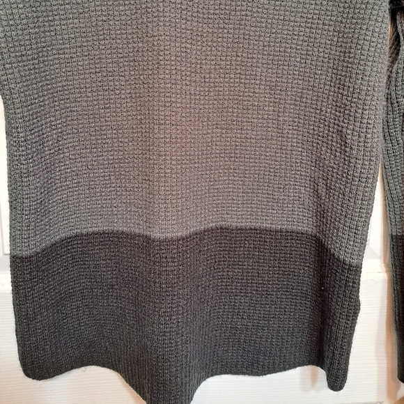 H & M Wool Blend Crew Neck Pullover Sweater  Size M - Picture 3 of 6